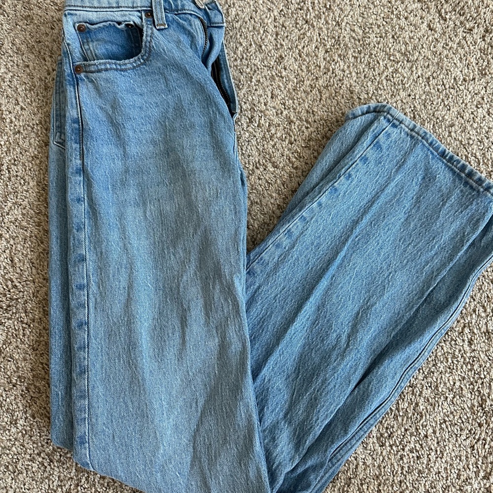 Abercrombie & Fitch The ‘90s Relaxed Jean High Rise